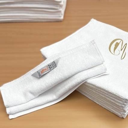 günstiges Gästetuch 30x50cm mit Logo besticken lassen